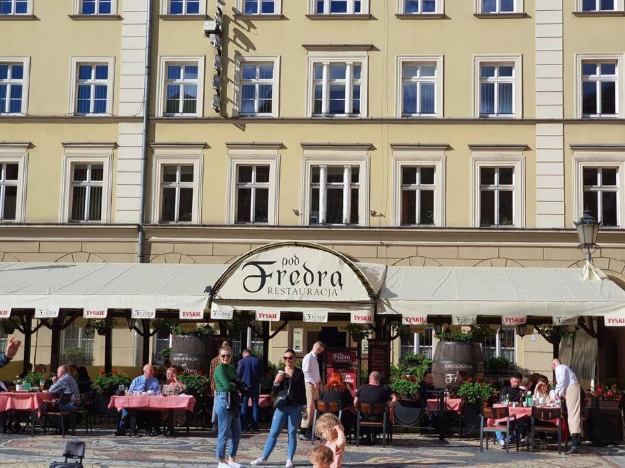 ヴロツワフRynek Pod Fredraアパートメント エクステリア 写真
