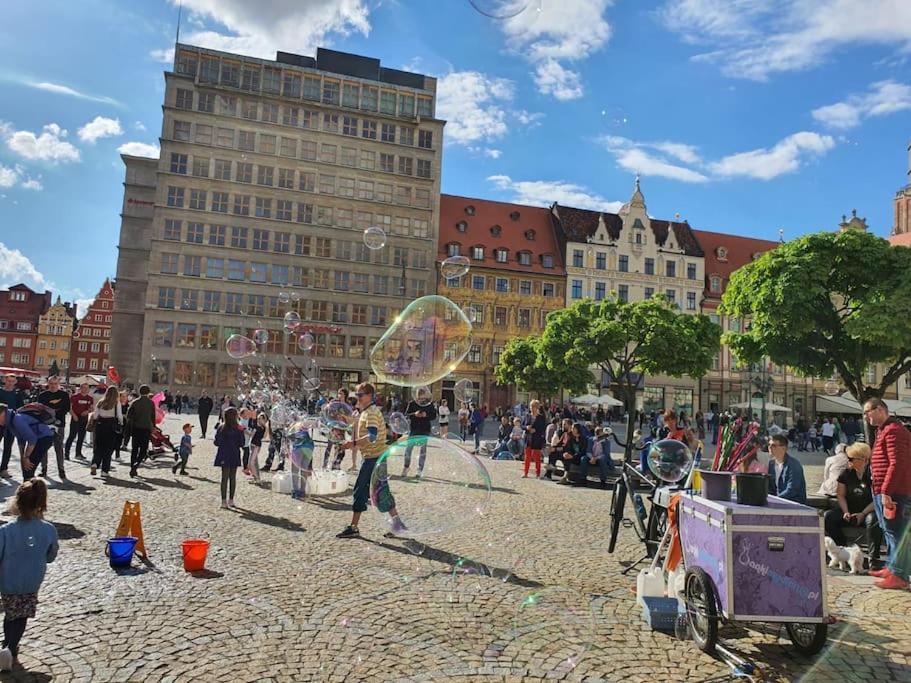 ヴロツワフRynek Pod Fredraアパートメント エクステリア 写真