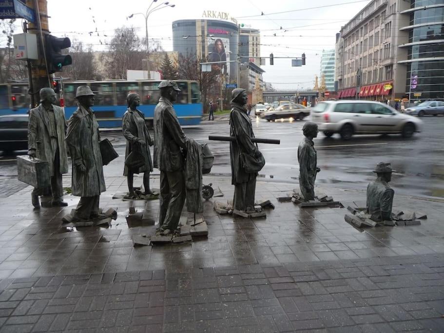 ヴロツワフRynek Pod Fredraアパートメント エクステリア 写真