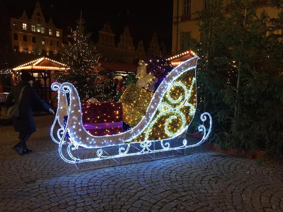 ヴロツワフRynek Pod Fredraアパートメント エクステリア 写真