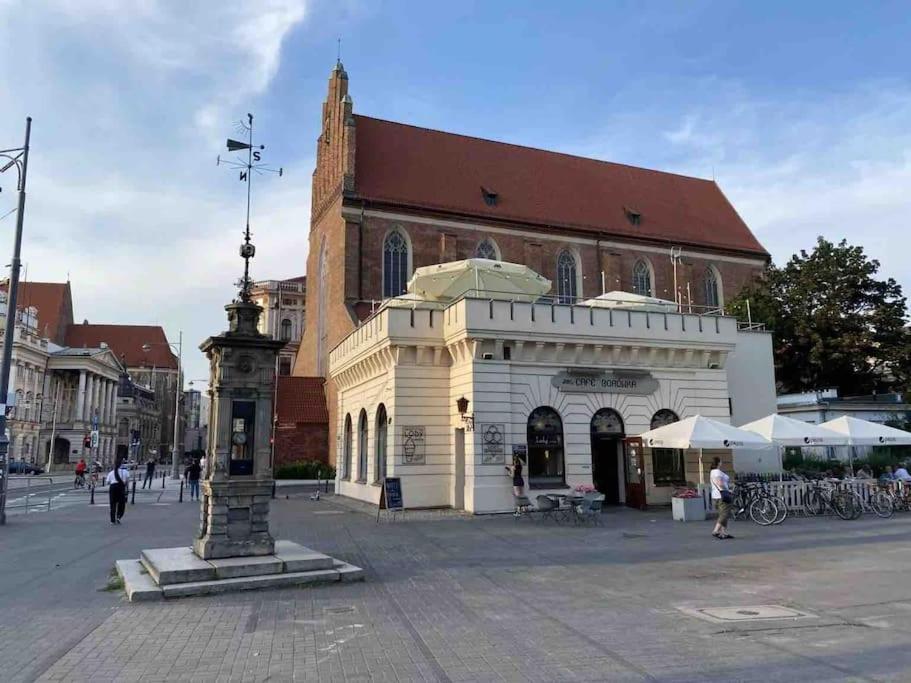 ヴロツワフRynek Pod Fredraアパートメント エクステリア 写真