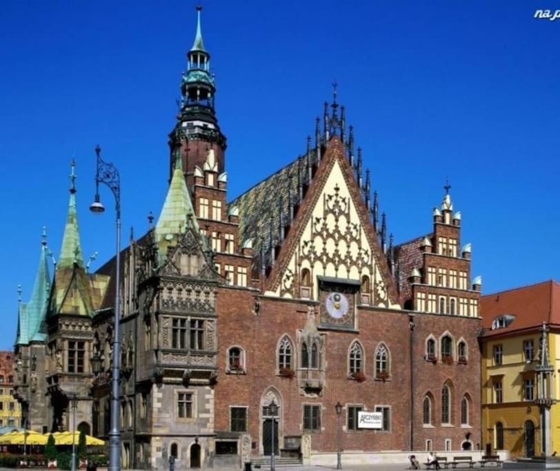 ヴロツワフRynek Pod Fredraアパートメント エクステリア 写真