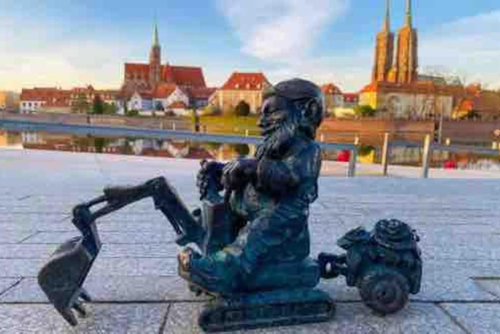 ヴロツワフRynek Pod Fredraアパートメント エクステリア 写真